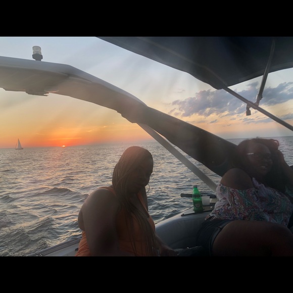 Meet your Posher, Nakeyanakeyah - Picture 1 of 1